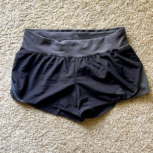 Adidas Aeroready shorts 3” size M